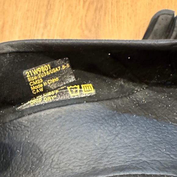 Vibram Black Toe Shoes with Yellow Logo - Picture 2 of 4